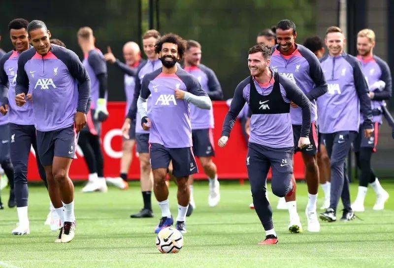 利物浦中场患伤上阵,团队合作密切 利物浦中场患伤上阵,团队合作密切