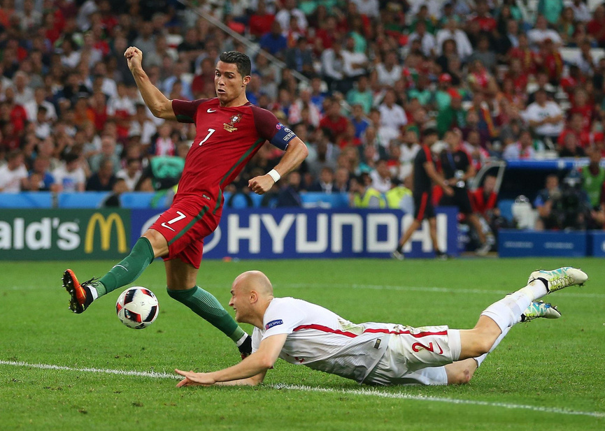 波兰队在欧国联比赛中遭遇惨败,遗憾晋级失败 波兰队在欧国联比赛中遭遇惨败,遗憾晋级失败