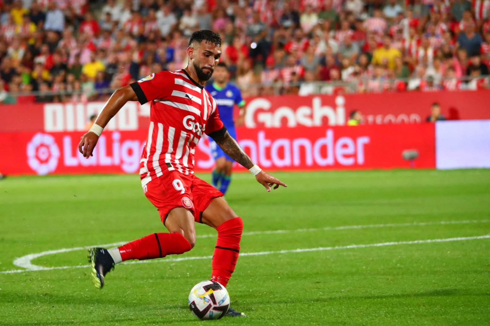 里尔在主场胜利，继续和领头羊保持一定积分差距