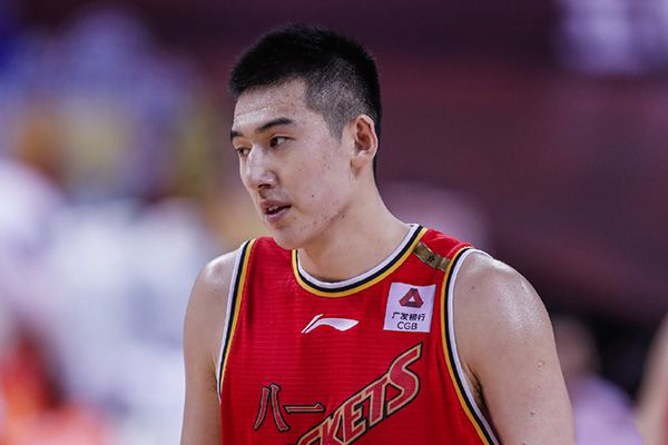 上海大逆转八一,许钟豪绝杀成赢球保障 上海大逆转八一,许钟豪绝杀成赢球保障