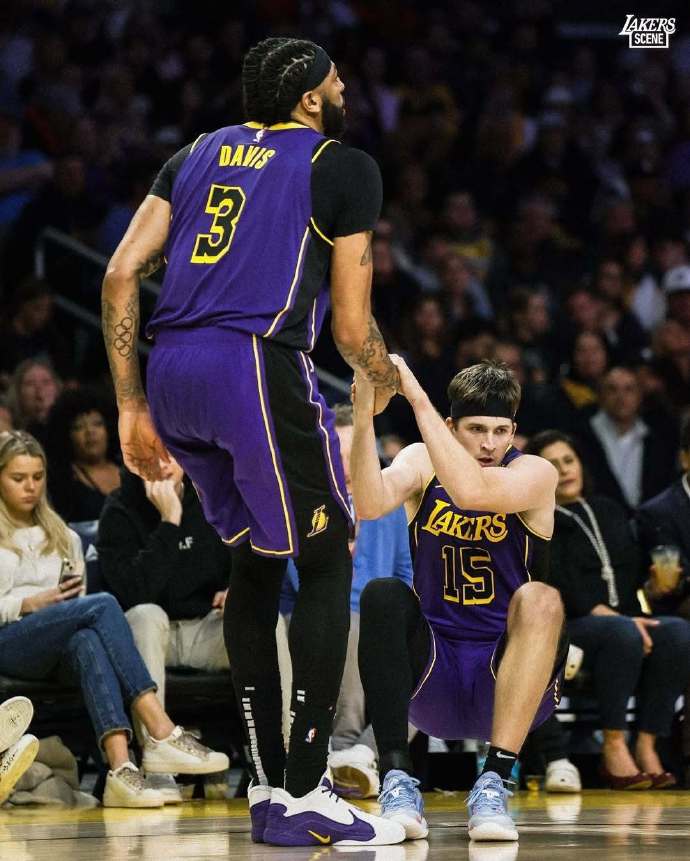 老鹰逆转湖人,杨超33+7分震惊球迷 老鹰逆转湖人,杨超33+7分震惊球迷