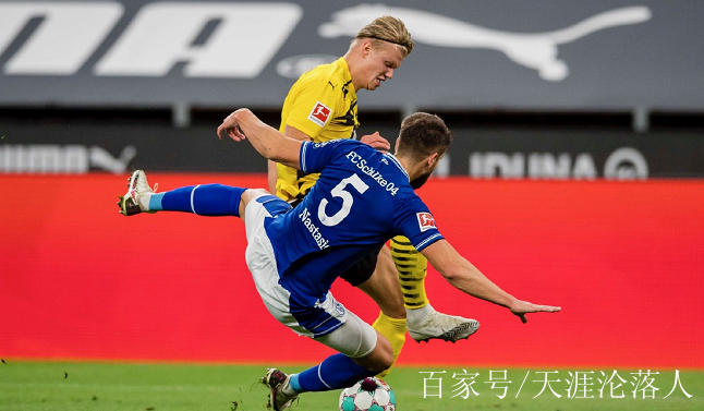 沙尔克04惨败于不伦瑞克,保级希望渺茫 沙尔克04惨败于不伦瑞克,保级希望渺茫