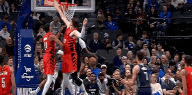 开拓者精彩发挥,轻取比赛胜利 开拓者精彩发挥,轻取比赛胜利