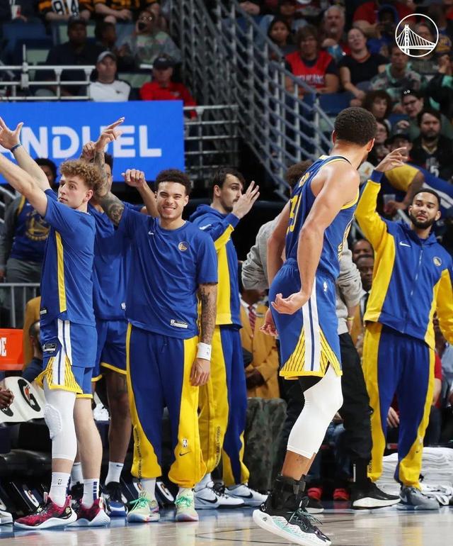 克里斯保罗大号三双,领导球队战胜对手 克里斯保罗大号三双,领导球队战胜对手