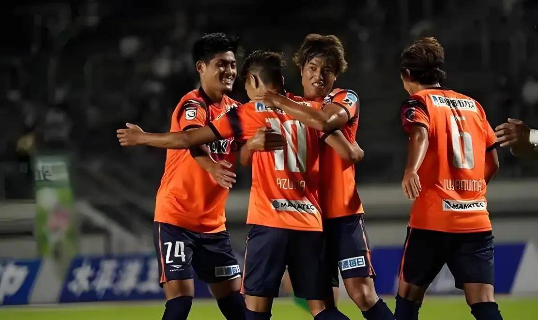 曼联入场阵不敌托特纳姆热刺,放弃守卫领先 曼联入场阵不敌托特纳姆热刺,放弃守卫领先