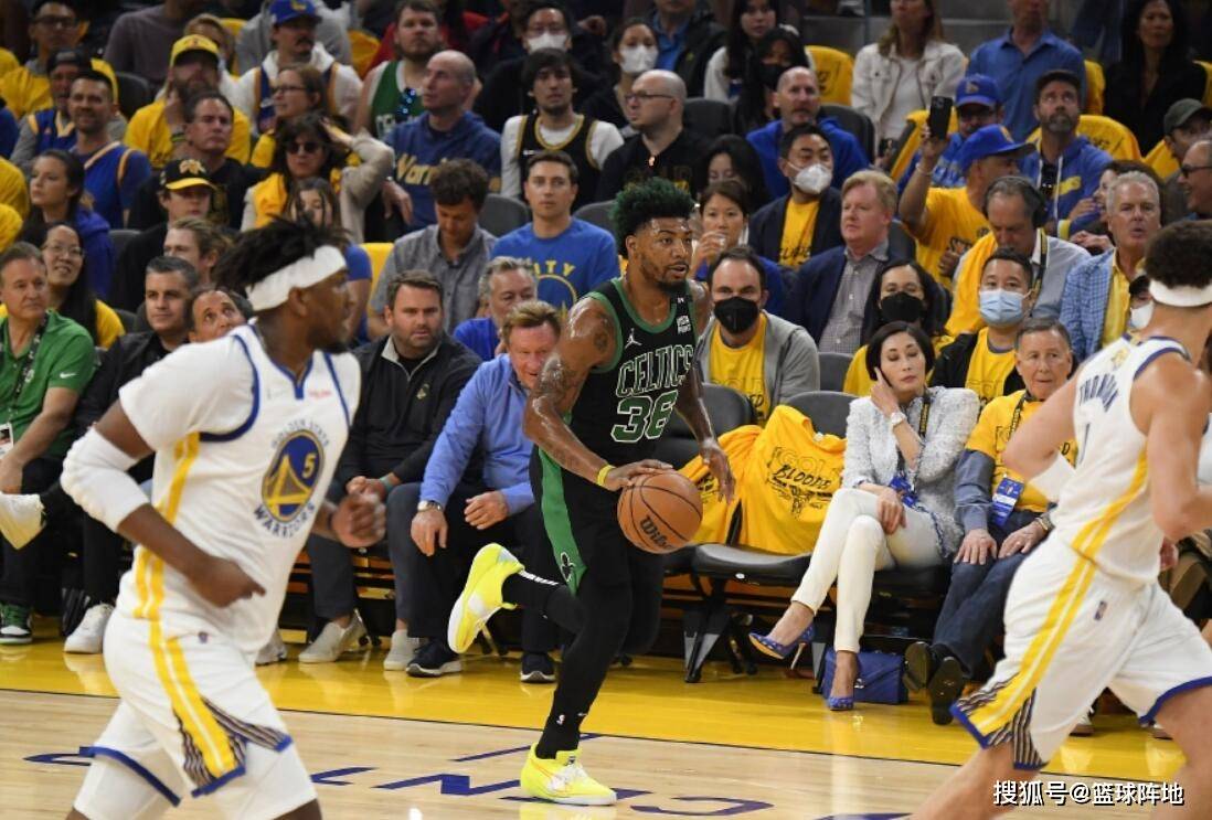 步行者助教爆料内幕,震惊全场球迷 步行者助教爆料内幕,震惊全场球迷