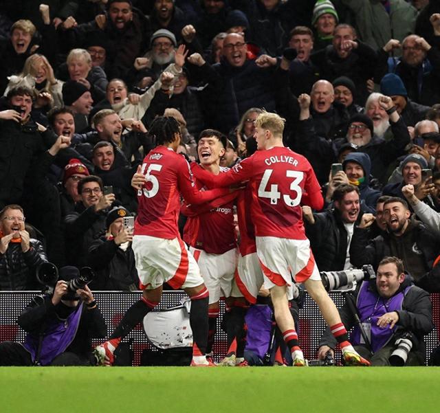 曼联主场大捷,前进步伐不可阻挡! 曼联主场大捷,前进步伐不可阻挡!