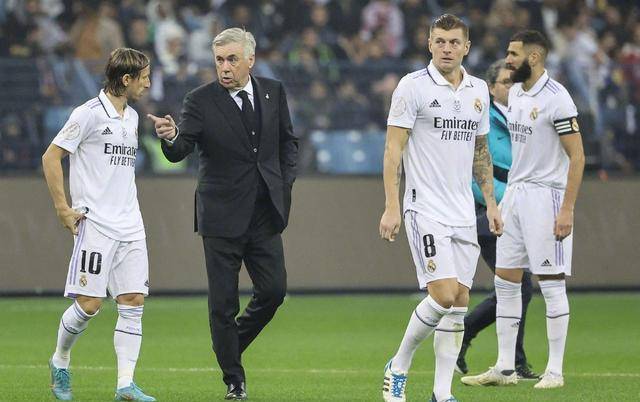 甘冈遭遇联赛困境,战绩不尽如人意 甘冈遭遇联赛困境,战绩不尽如人意