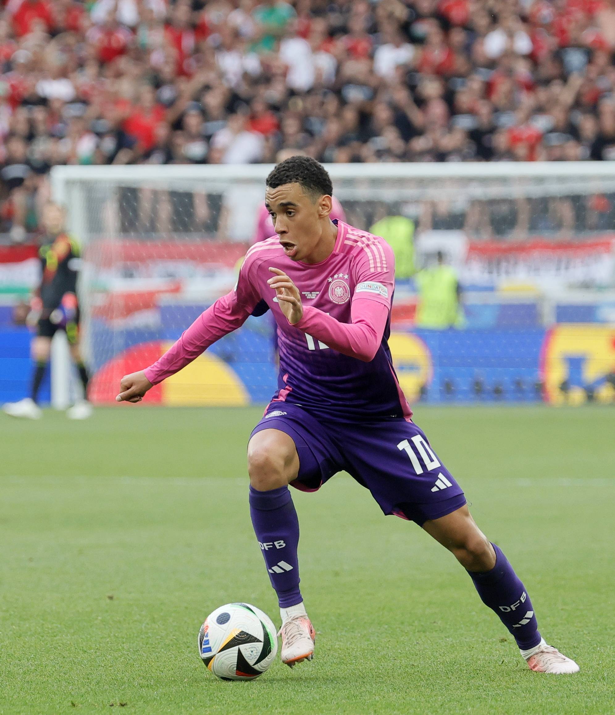 匈牙利国家队努力晋级欧洲锦标赛,敢拼敢冲 匈牙利国家队努力晋级欧洲锦标赛,敢拼敢冲