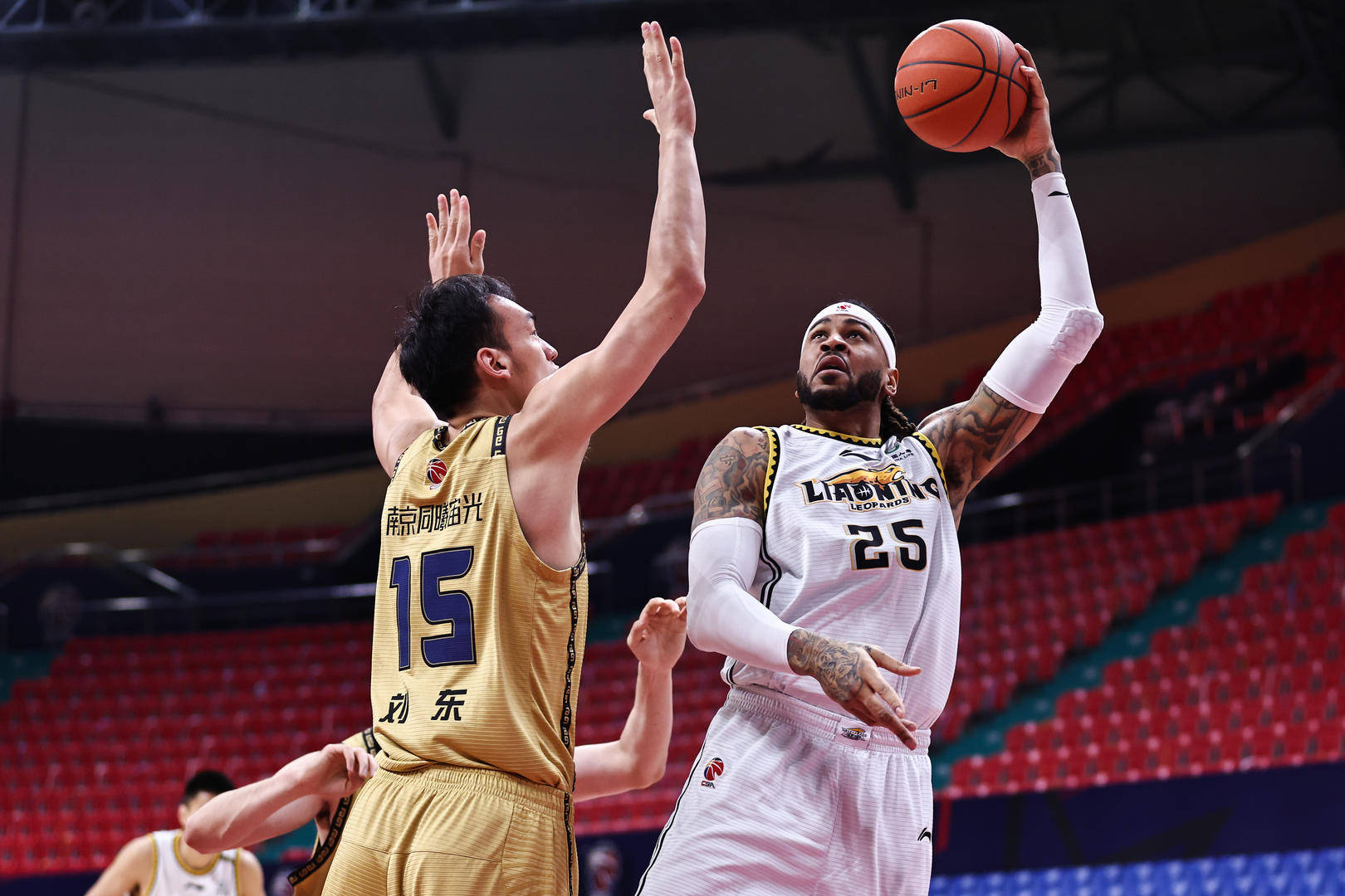 广东队凭借内线优势晋级CBA总决赛 广东队凭借内线优势晋级CBA总决赛