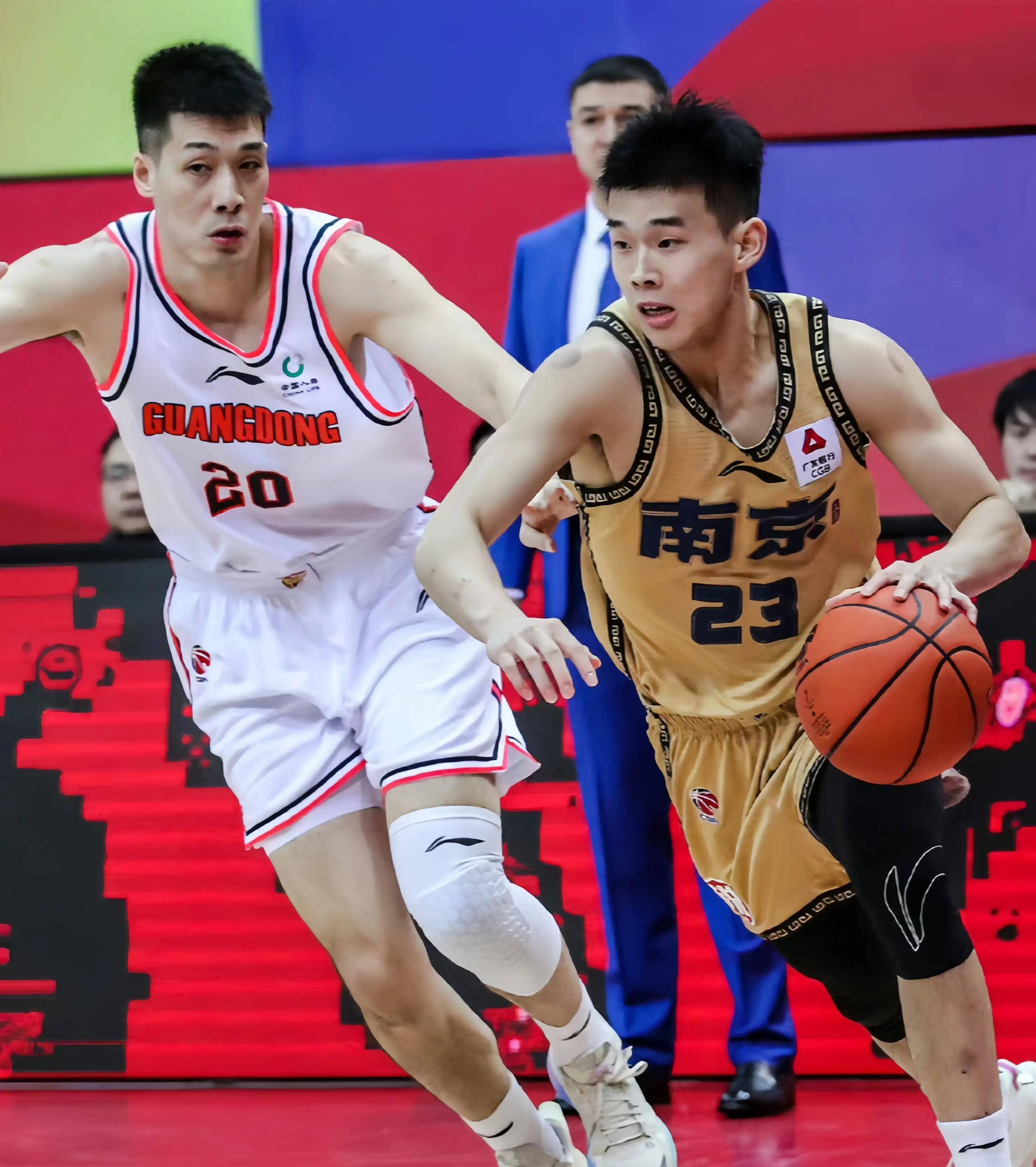 广东龙狮团结山东,豪取难得胜利 广东龙狮团结山东,豪取难得胜利