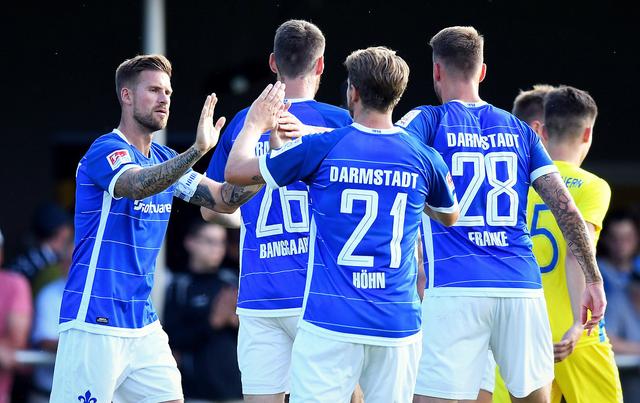 沃尔夫斯堡主场击败了莱比锡红牛,取得三分 沃尔夫斯堡主场击败了莱比锡红牛,取得三分