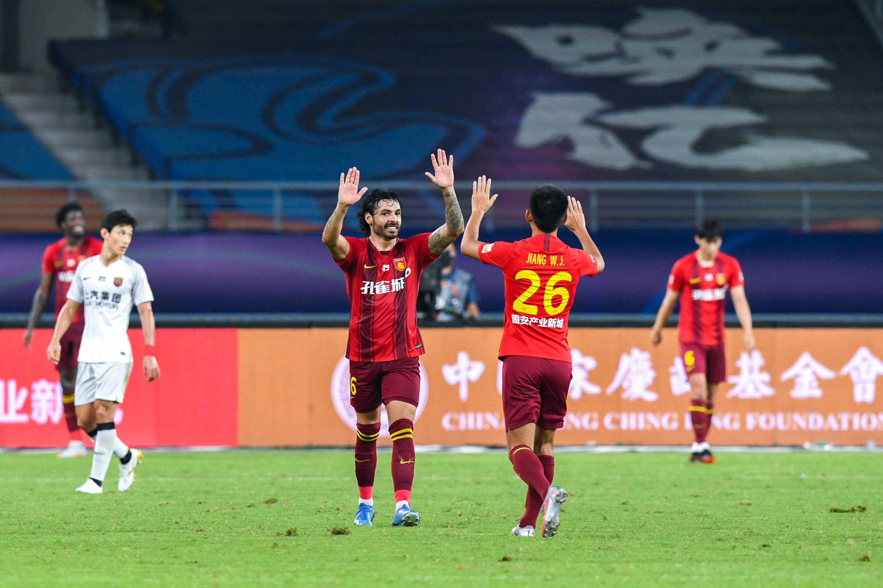 河北华夏幸福坐镇主场,击败对手取得中超三连胜 河北华夏幸福坐镇主场,击败对手取得中超三连胜