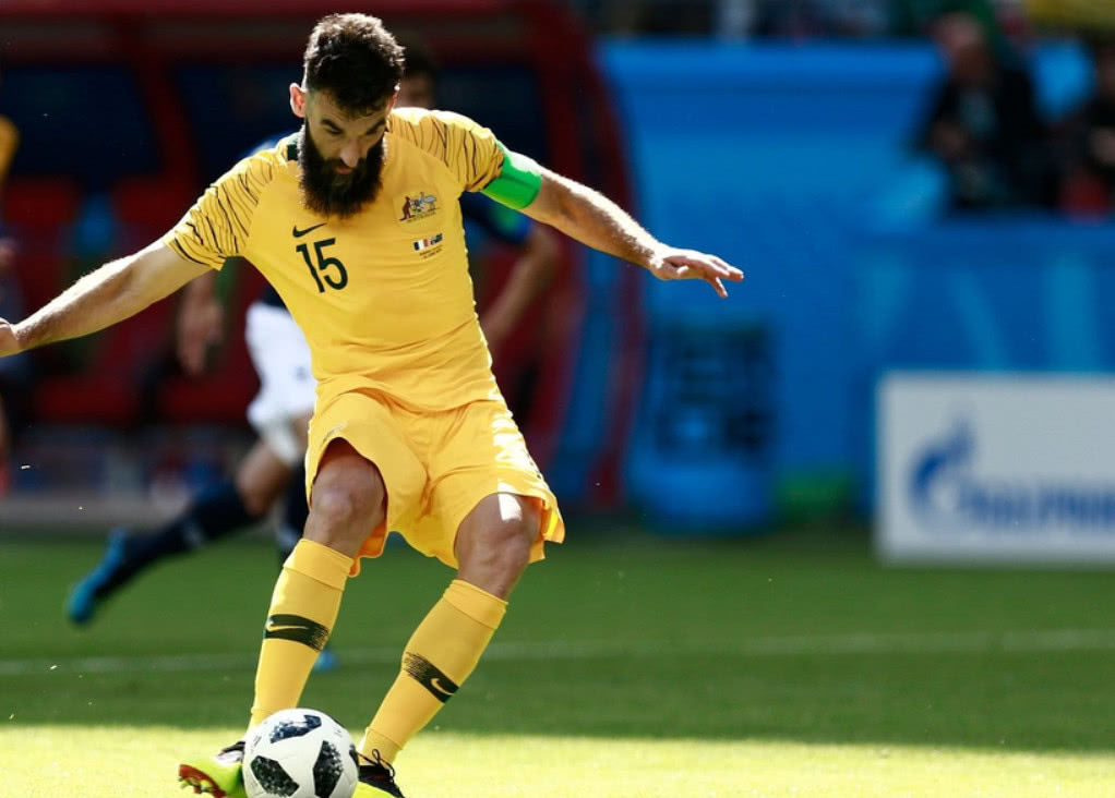 主教练战术调整奏效,球队连胜开局 主教练战术调整奏效,球队连胜开局