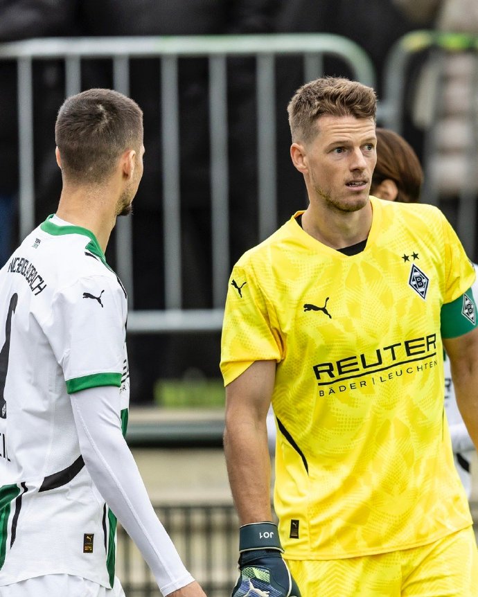 门兴格拉德巴赫客场击败对手,升至积分榜前列 门兴格拉德巴赫客场击败对手,升至积分榜前列