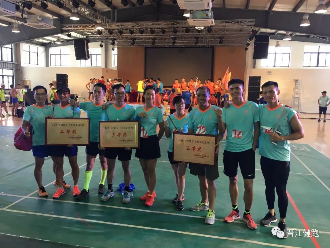 精准攻防展现实力，选手心无旁骛赢得掌声