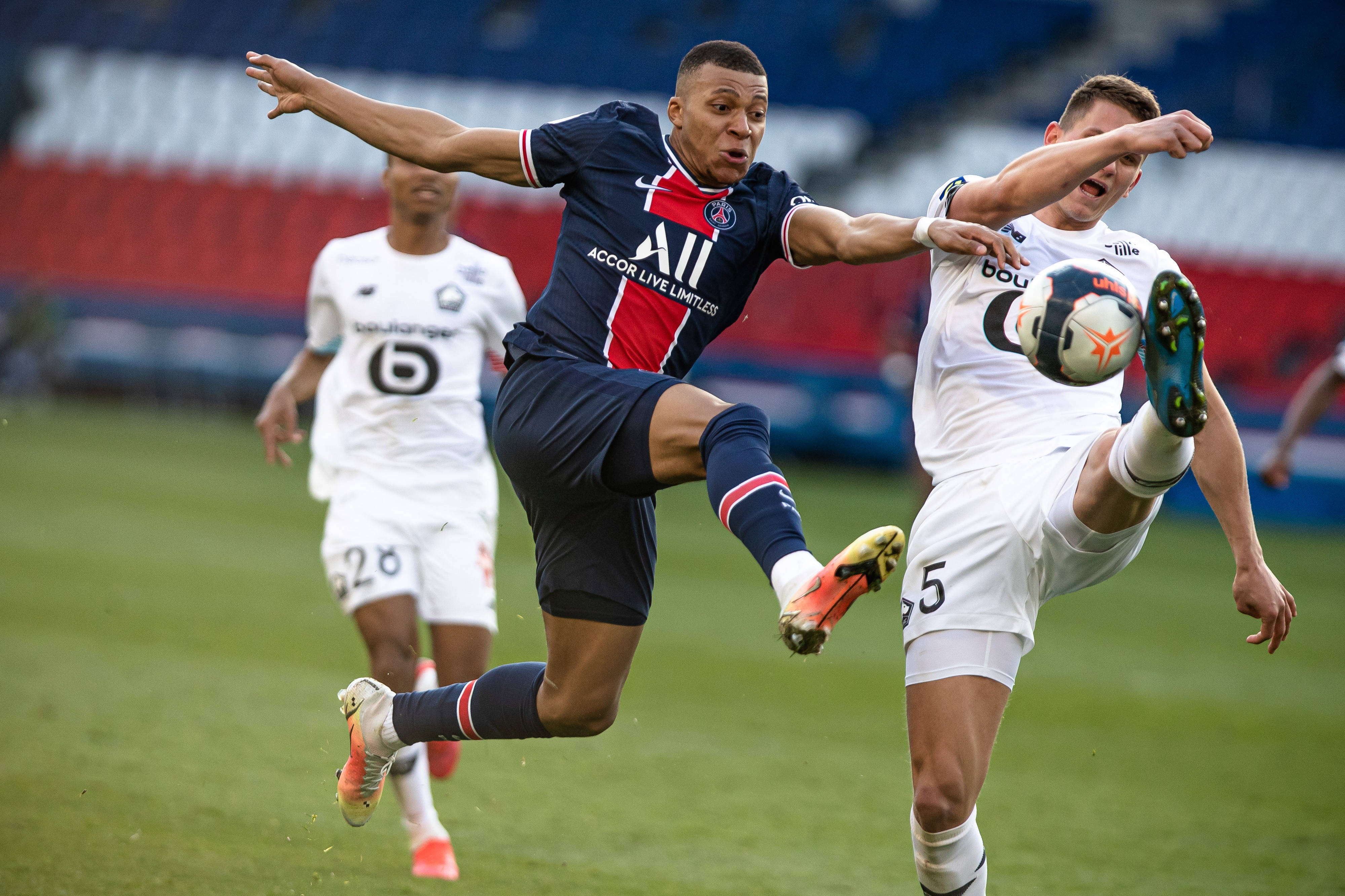 法国主场战平卢森堡，保持不败连胜