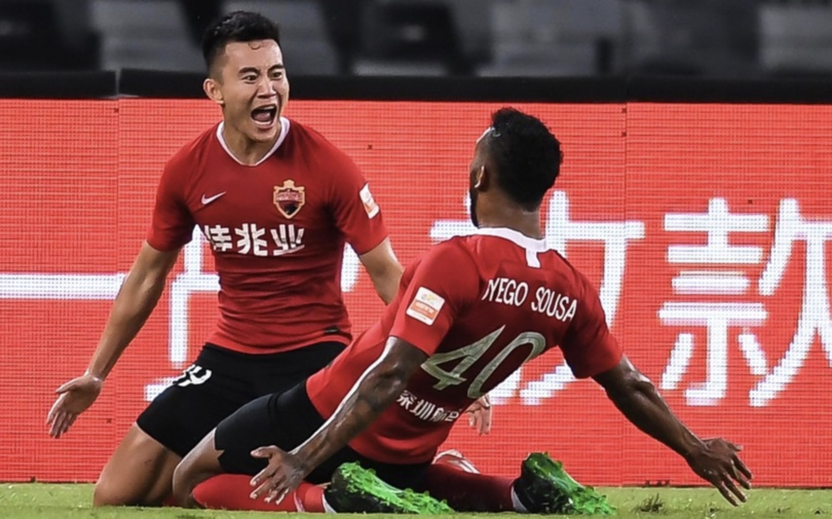 武汉长江主场逼平深圳佳兆业，继续不败