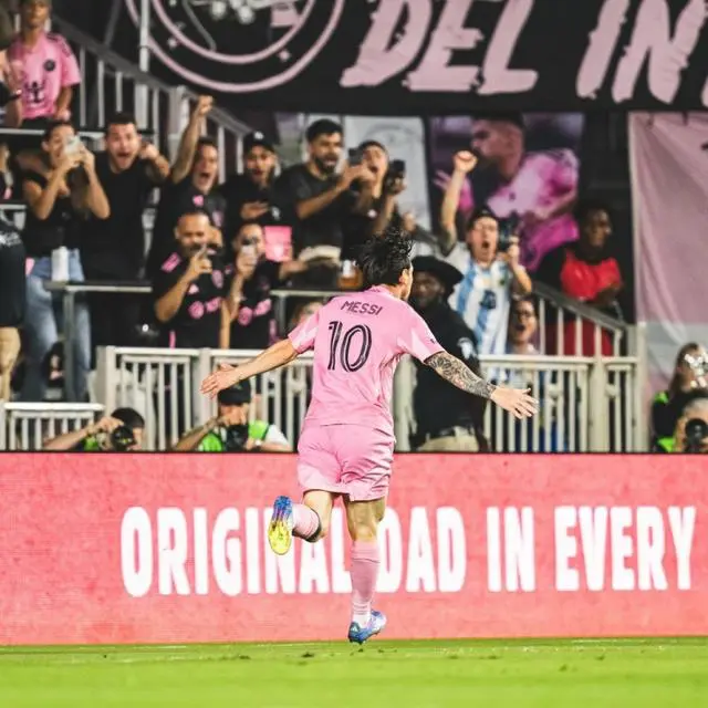 梅西连续破门,为球队夺得胜利重要助力 梅西连续破门,为球队夺得胜利重要助力