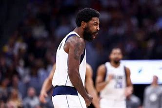 独行侠主场逆转掘金，路威发挥神勇