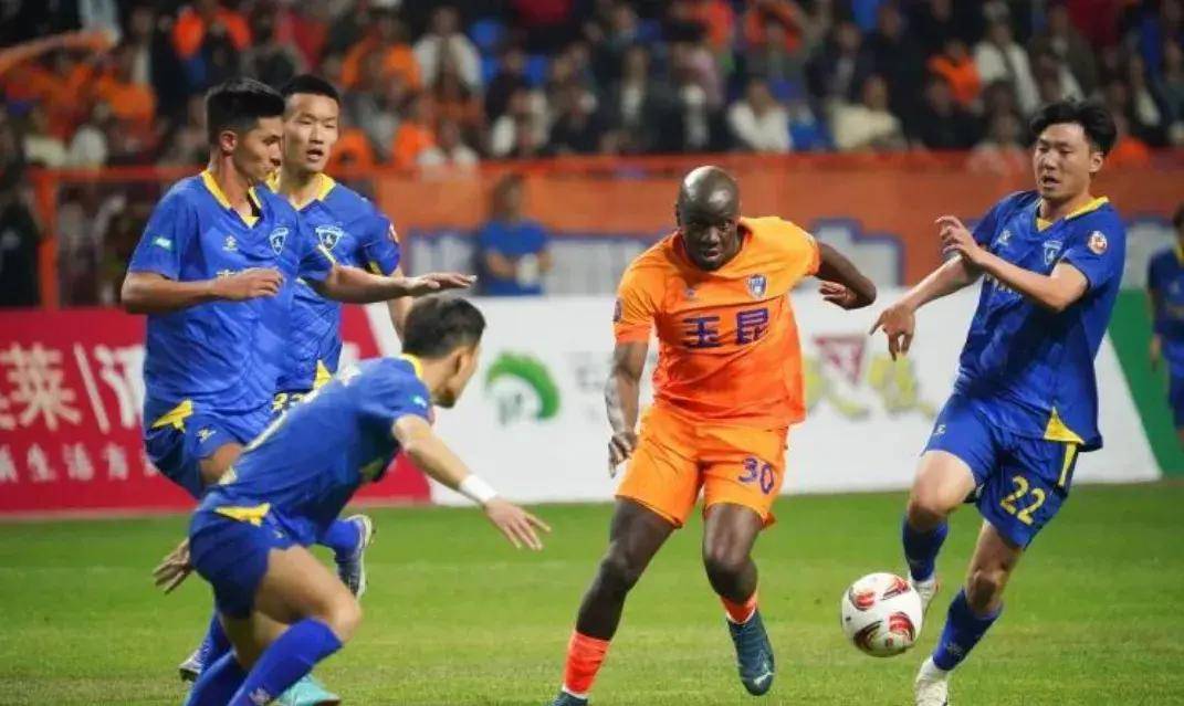 中超球队夺冠引狂欢,媒体赞誉 中超球队夺冠引狂欢,媒体赞誉