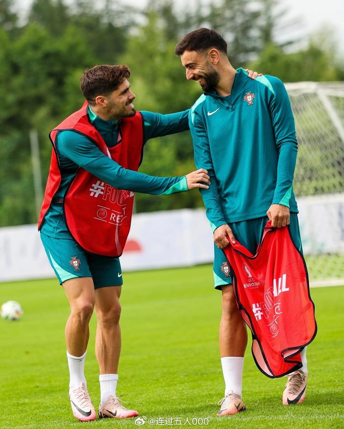 葡萄牙队全力以赴,夺得比赛胜利 葡萄牙队全力以赴,夺得比赛胜利