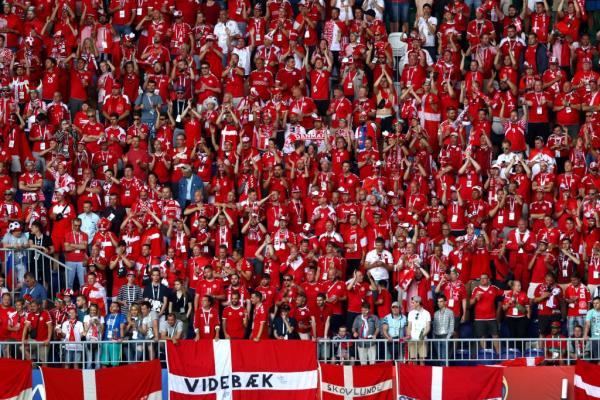 温哥华热议:联盟杯赛走势扑朔迷离 温哥华热议:联盟杯赛走势扑朔迷离