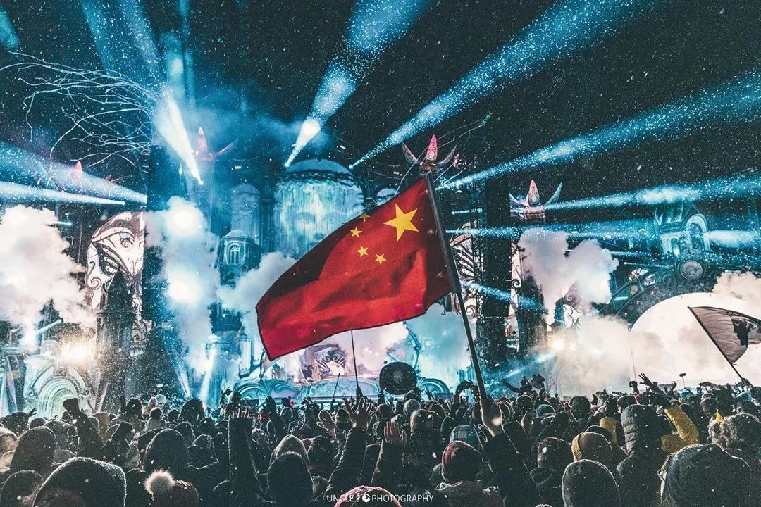 世界足球盛事吸引目光,成为体育风向标 世界足球盛事吸引目光,成为体育风向标