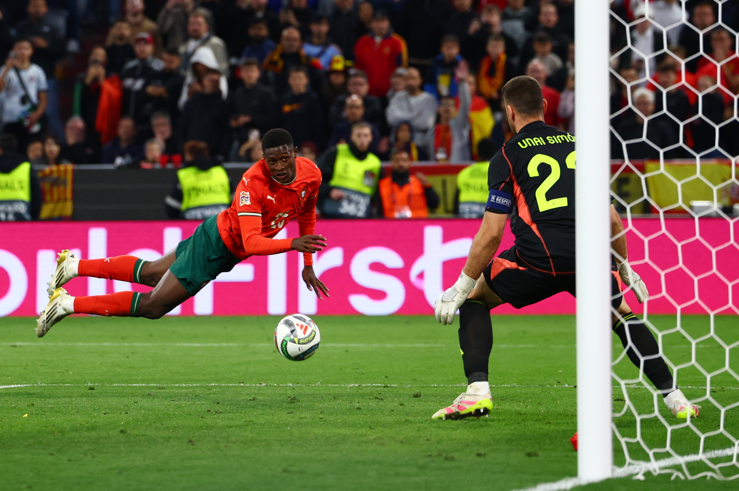 葡萄牙战胜对手,晋级欧预赛十二强赛 葡萄牙战胜对手,晋级欧预赛十二强赛