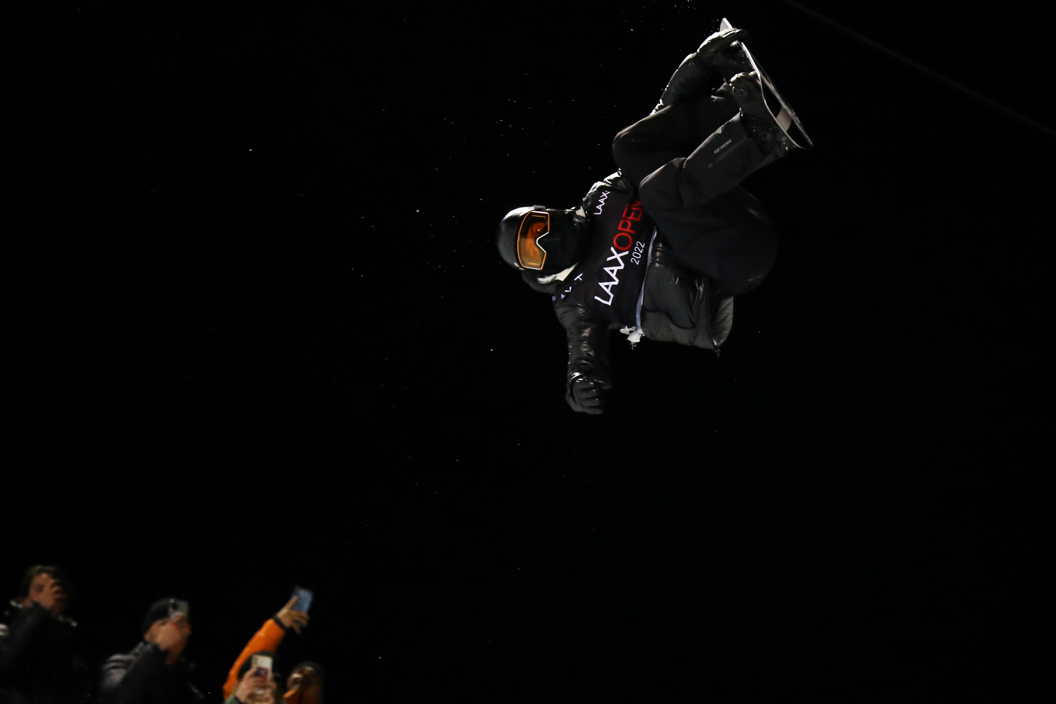 瑞士滑雪选手风骚表现,轻松晋级 瑞士滑雪选手风骚表现,轻松晋级