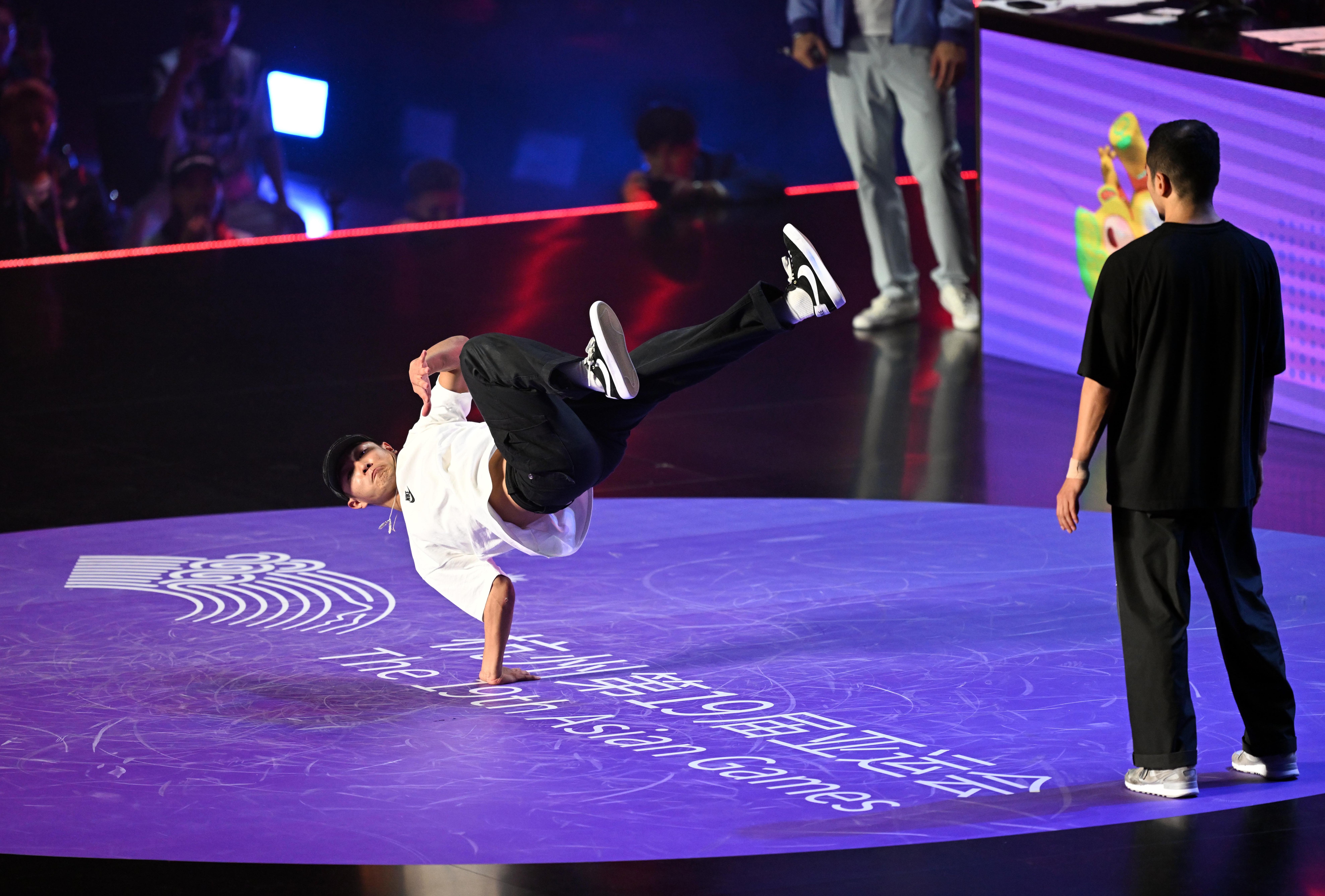 体育界的巅峰对决即将上演,谁将成为最大赢家? 体育界的巅峰对决即将上演,谁将成为最大赢家?