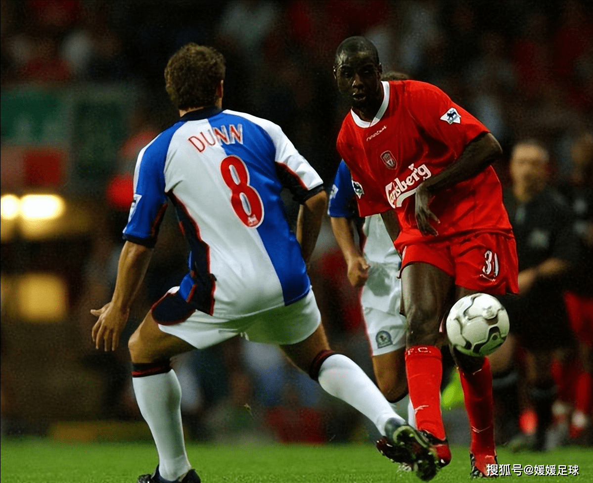 阿雅克肖足球俱乐部签约福克斯提振进攻