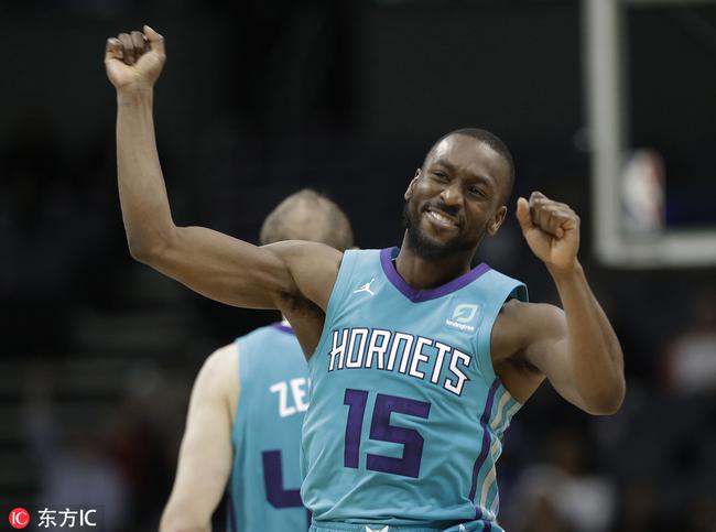 爵士客场力克黄蜂,取得两连胜 爵士客场力克黄蜂,取得两连胜